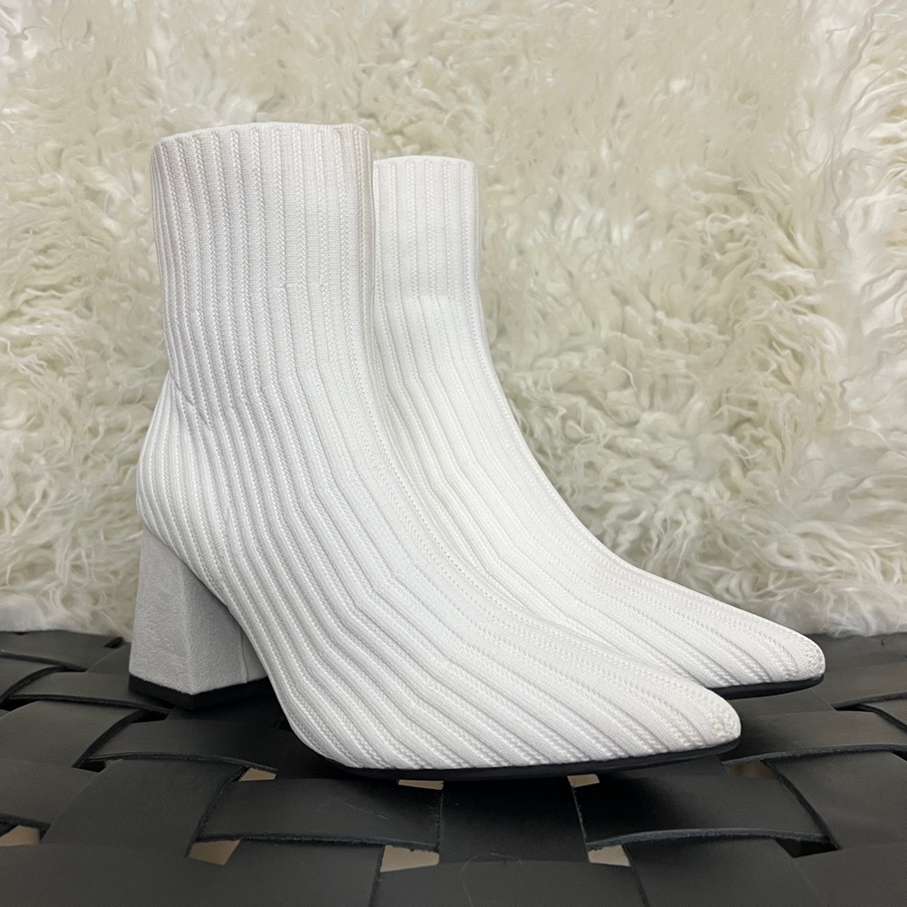 Modern White Ribbed Pointed Toe Sock Boots
